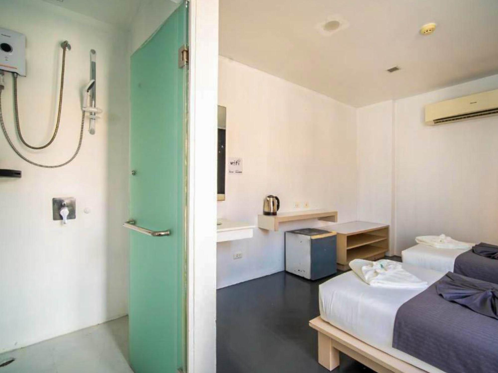Patong The Thai Guesthouse And Hostel מראה חיצוני תמונה